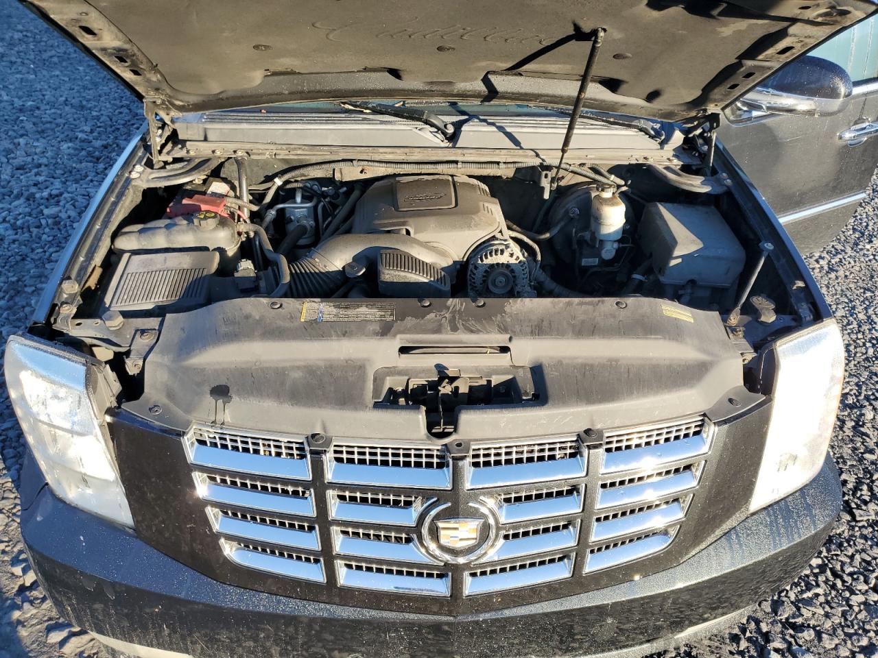 2011 Cadillac Escalade Esv Luxury VIN: 1GYS4HEF9BR146303 Lot: 71473985