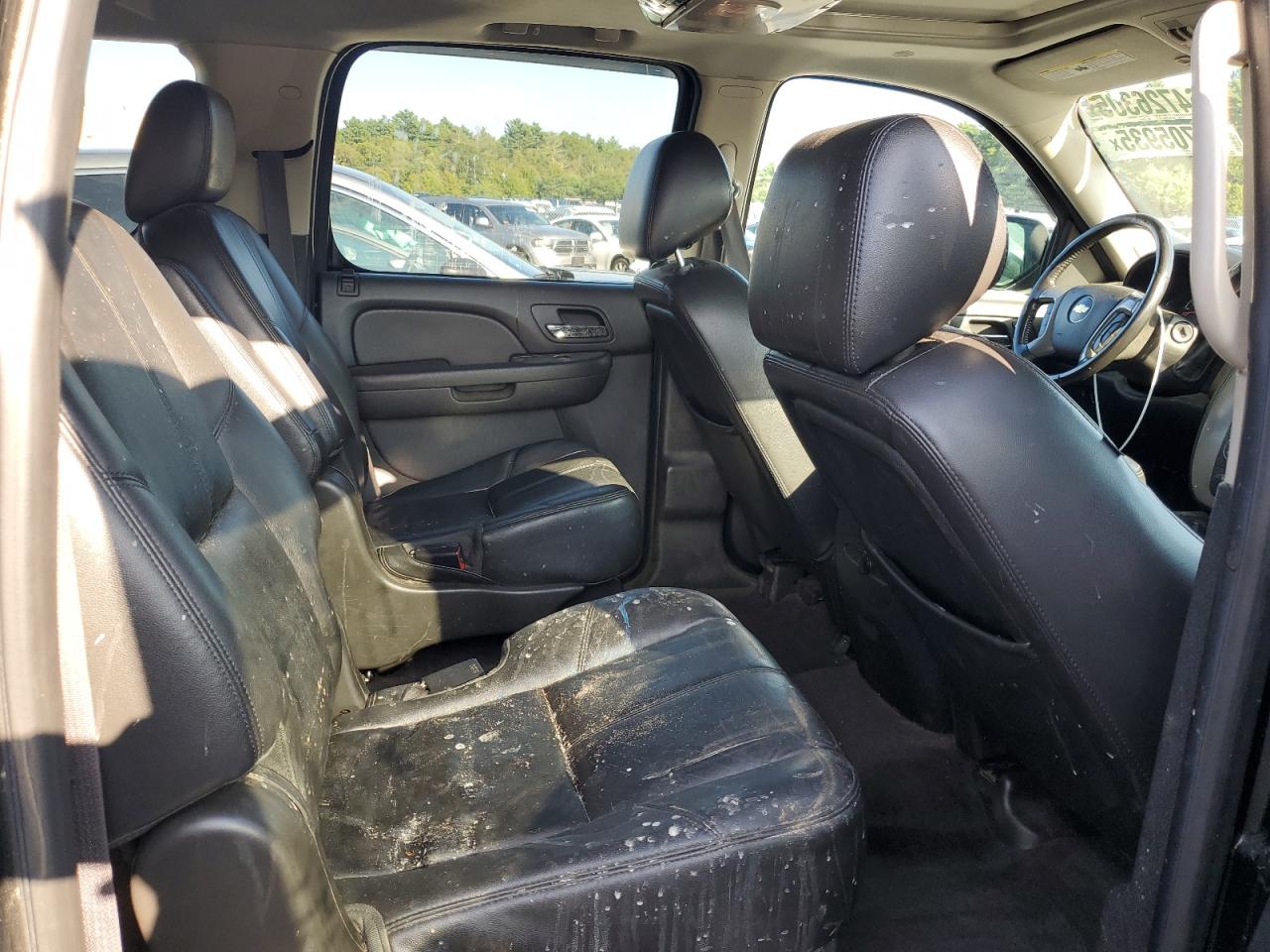 2014 Chevrolet Suburban K1500 Lt VIN: 1GNSKJE71ER210650 Lot: 71705935