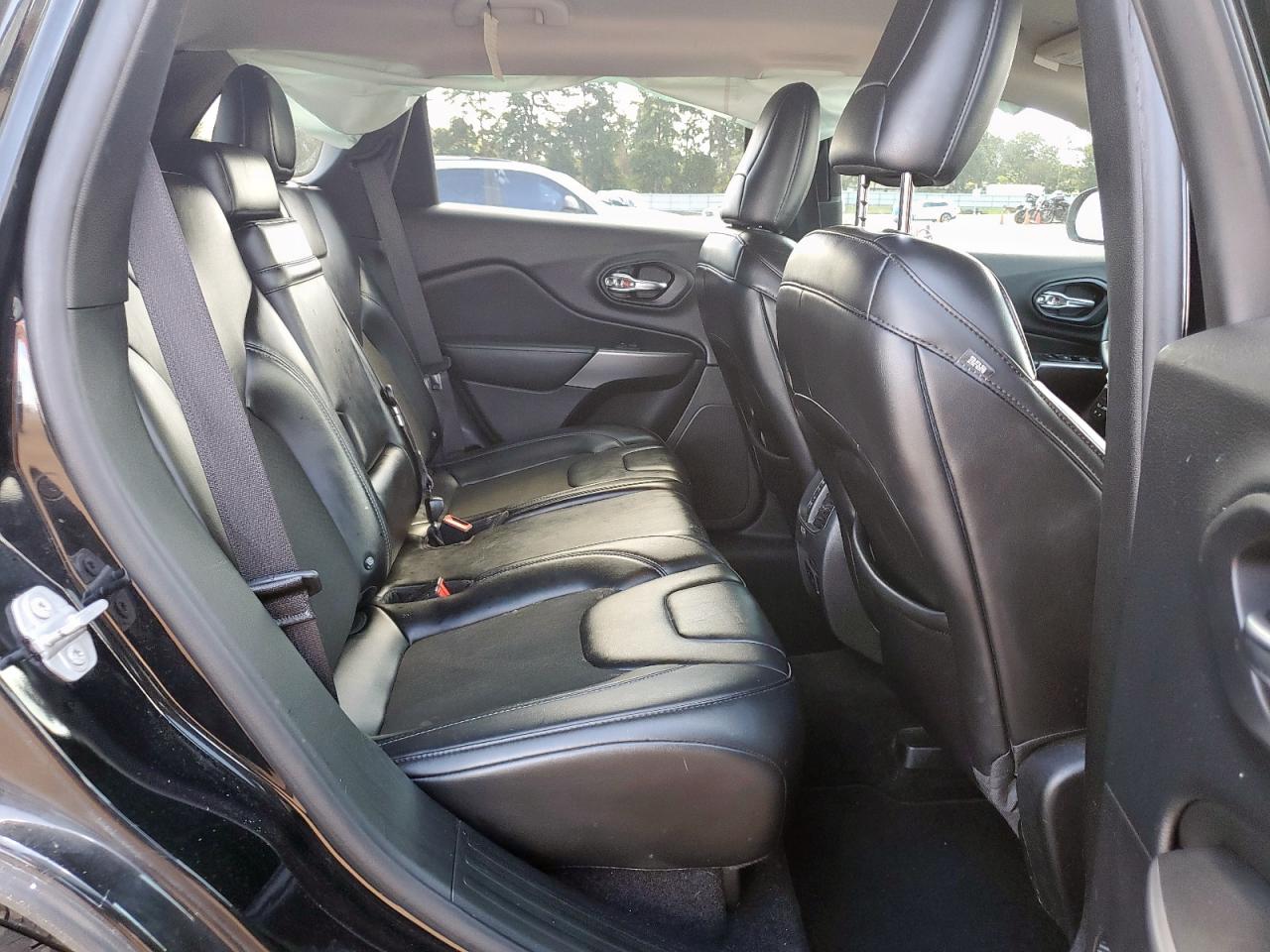 2019 Jeep Cherokee Latitude Plus VIN: 1C4PJLLX5KD128607 Lot: 84006315