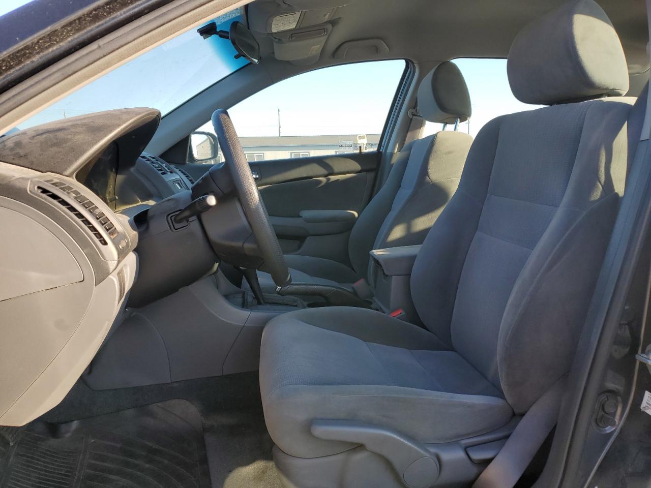 2004 Honda Accord Lx VIN: 1HGCM56304A018693 Lot: 82136205