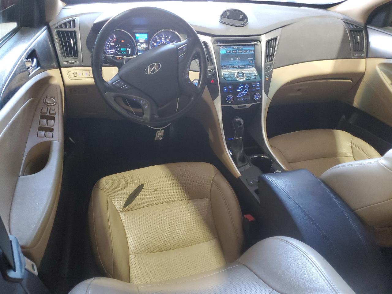 2013 Hyundai Sonata Hybrid VIN: KMHEC4A45DA084642 Lot: 71011085