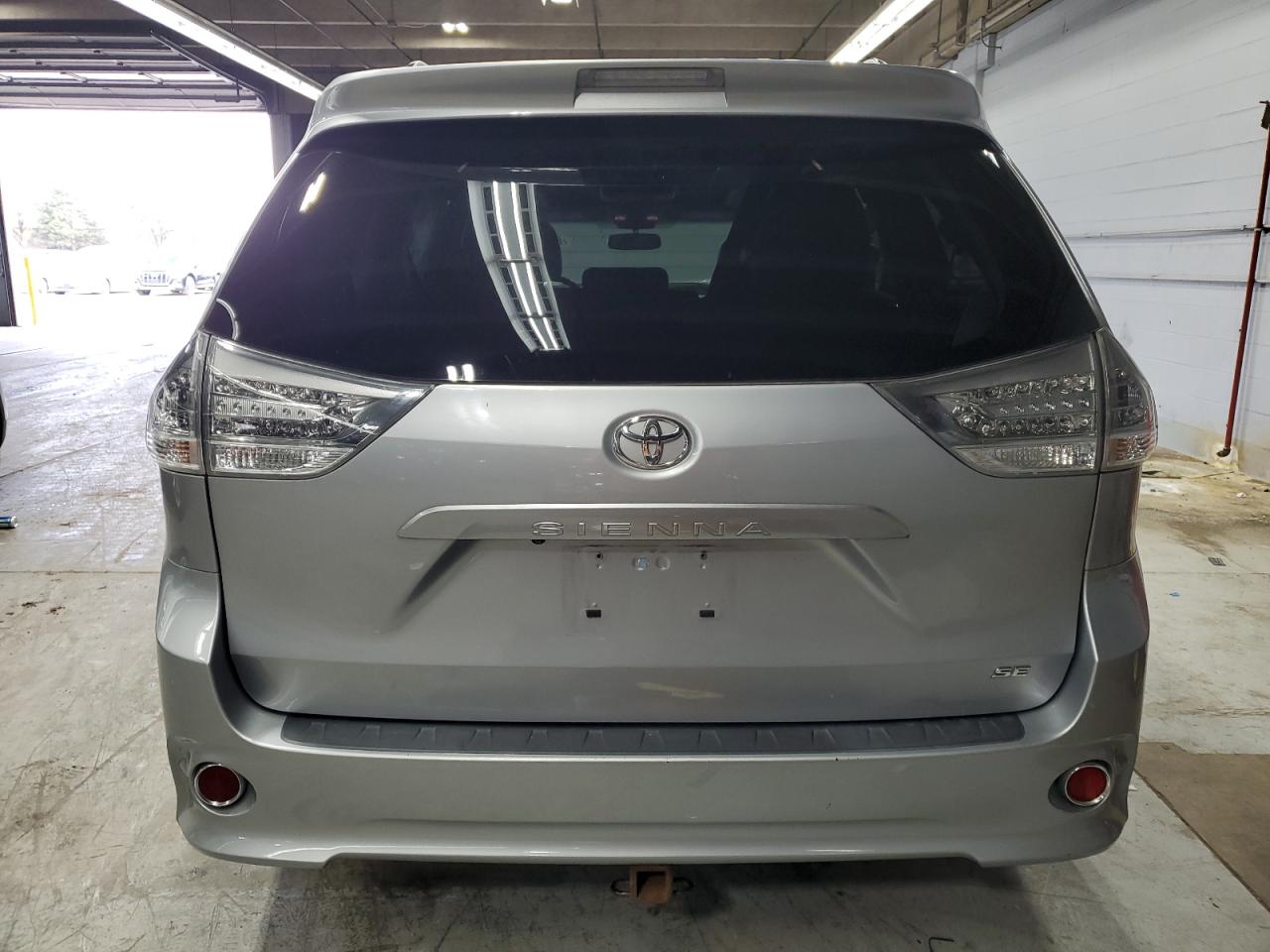 2015 Toyota Sienna Sport VIN: 5TDXK3DC2FS631899 Lot: 81121085