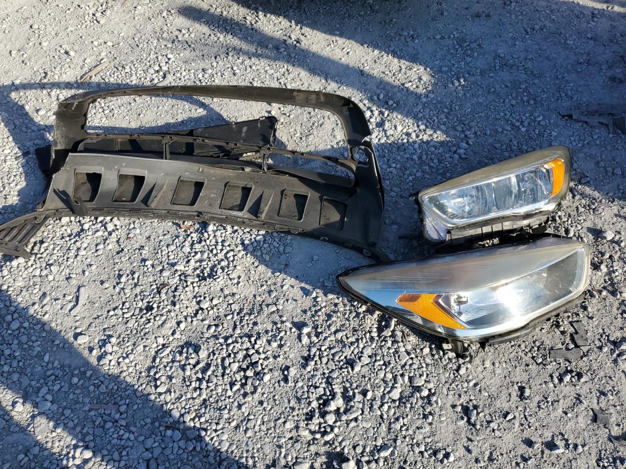 2018 Ford Escape Se VIN: 1FMCU9GDXJUA88799 Lot: 80791175