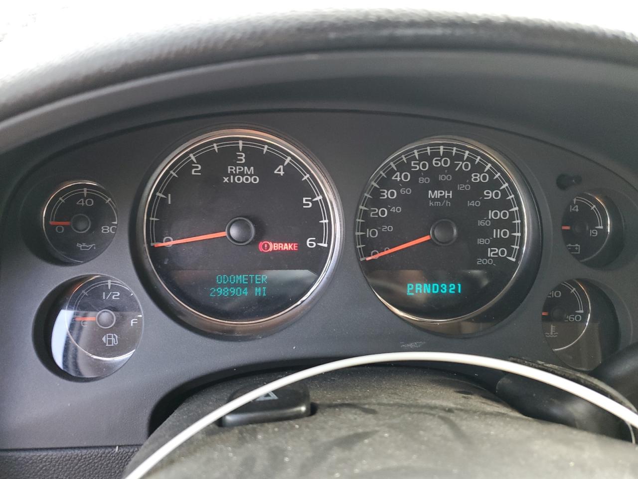 2008 GMC Yukon VIN: 1GKFC13068R152735 Lot: 70602245