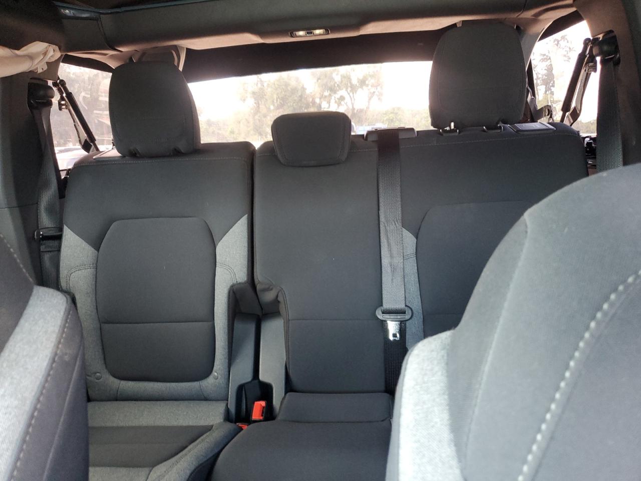 2022 Ford Bronco Base VIN: 1FMDE5BH0NLB87924 Lot: 71322925