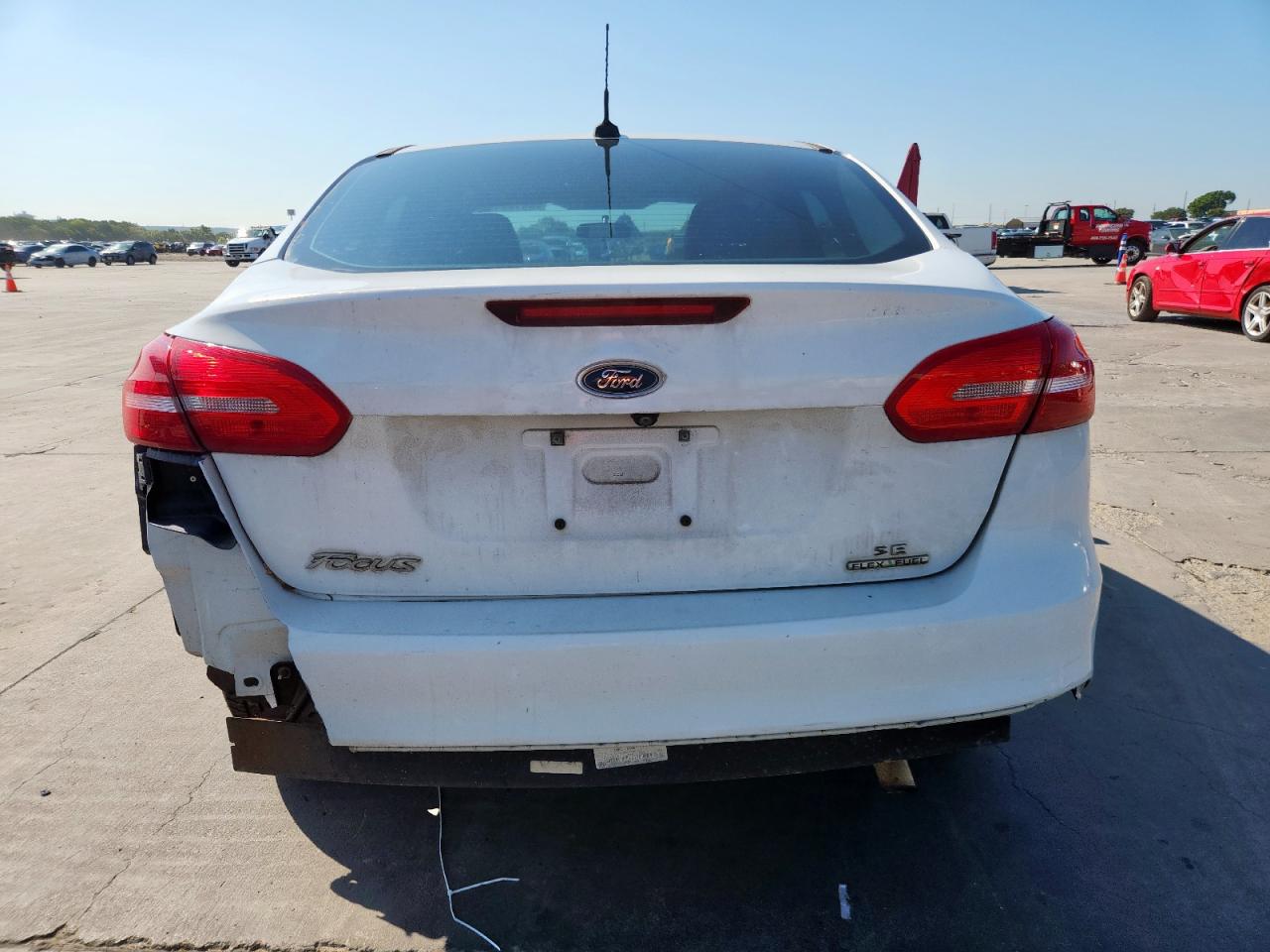 2015 Ford Focus Se VIN: 1FADP3F2XFL280725 Lot: 84187405