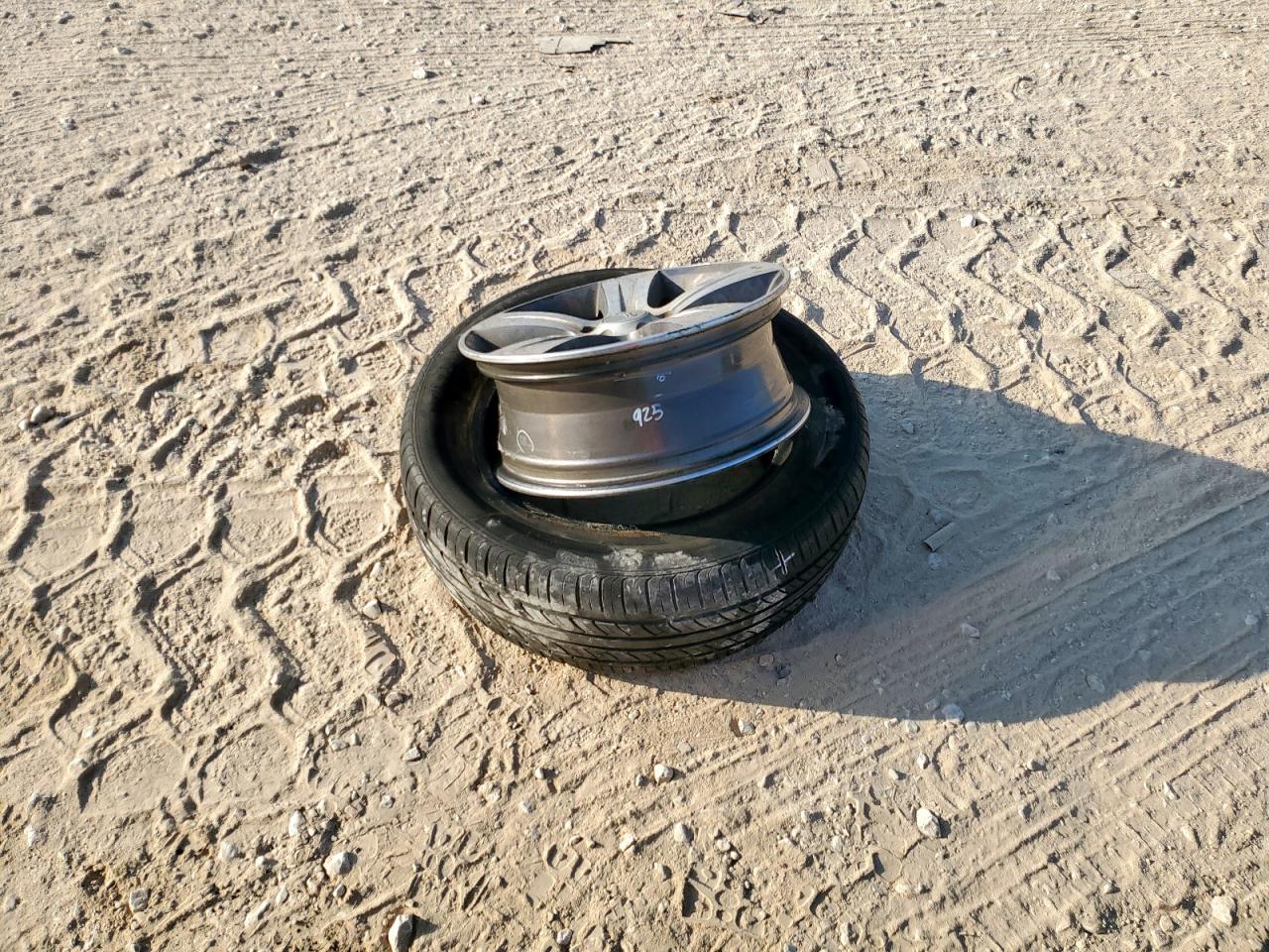 2017 Jeep Compass Latitude VIN: 1C4NJDEB4HD192211 Lot: 81574855