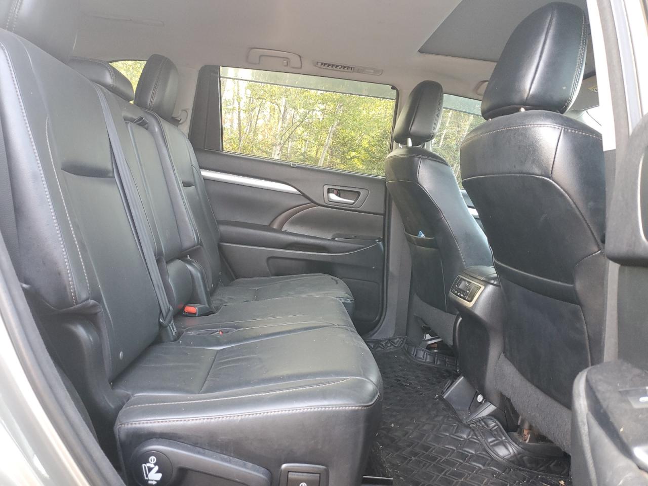 2016 Toyota Highlander Xle VIN: 5TDJKRFH5GS293885 Lot: 70996605