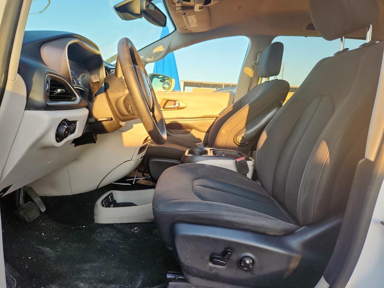 2019 Chrysler Pacifica Touring Plus VIN: 2C4RC1FG1KR708095 Lot: 71438195