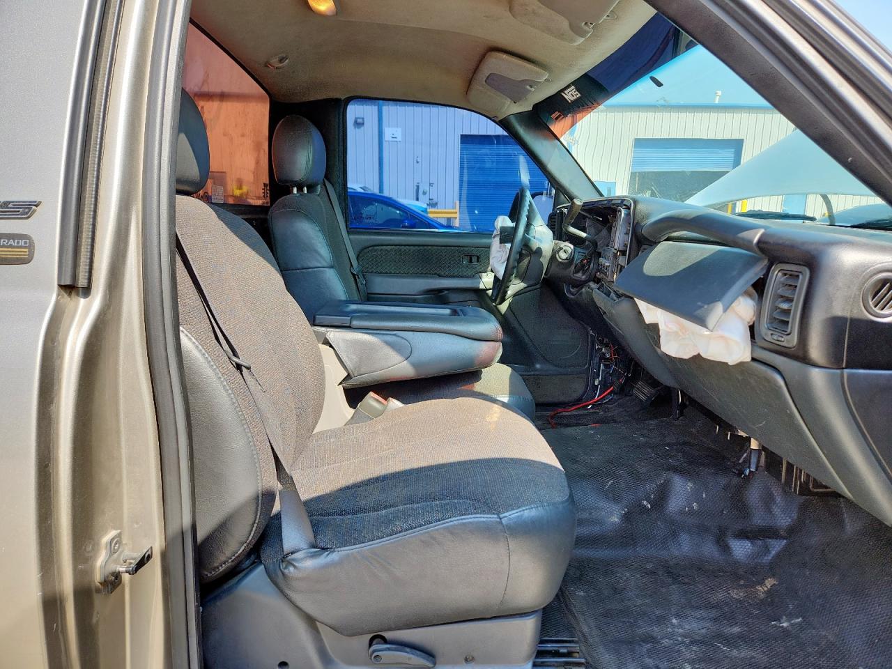 2000 Chevrolet Silverado C1500 VIN: 1GCEC14V9YZ357466 Lot: 71631525