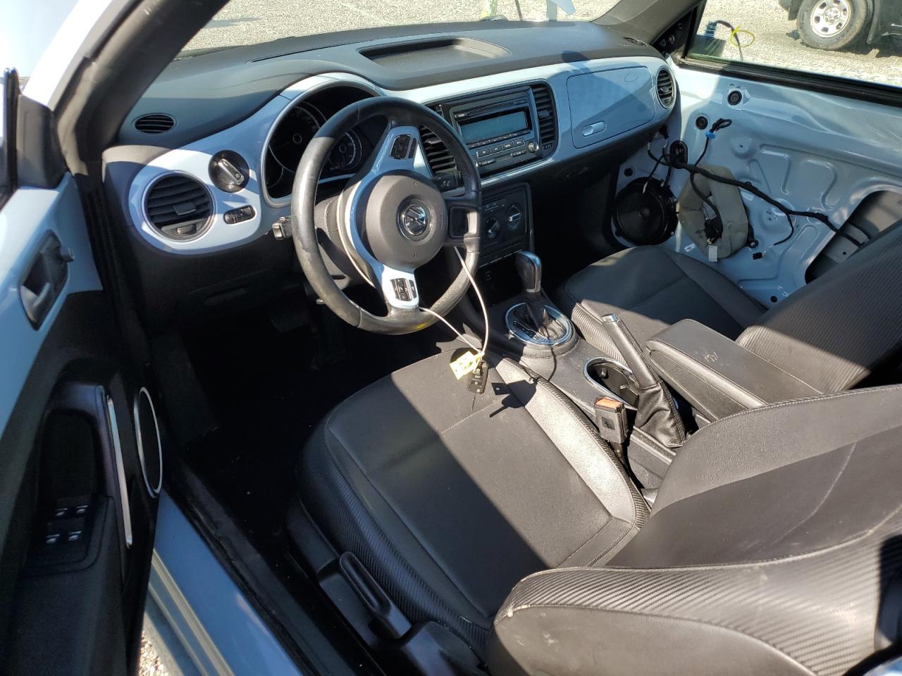 2015 Volkswagen Beetle 1.8T VIN: 3VW517AT7FM807879 Lot: 72098015