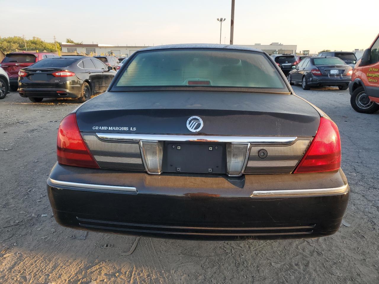 2011 Mercury Grand Marquis Ls VIN: 2MEBM7FV7BX605628 Lot: 71410285