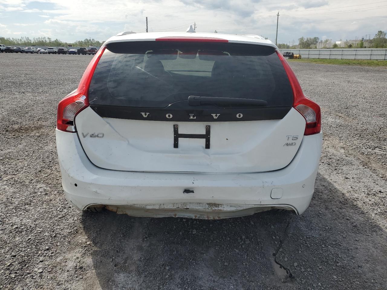 2015 Volvo V60 Premier VIN: YV1612SK9F1267800 Lot: 70896925