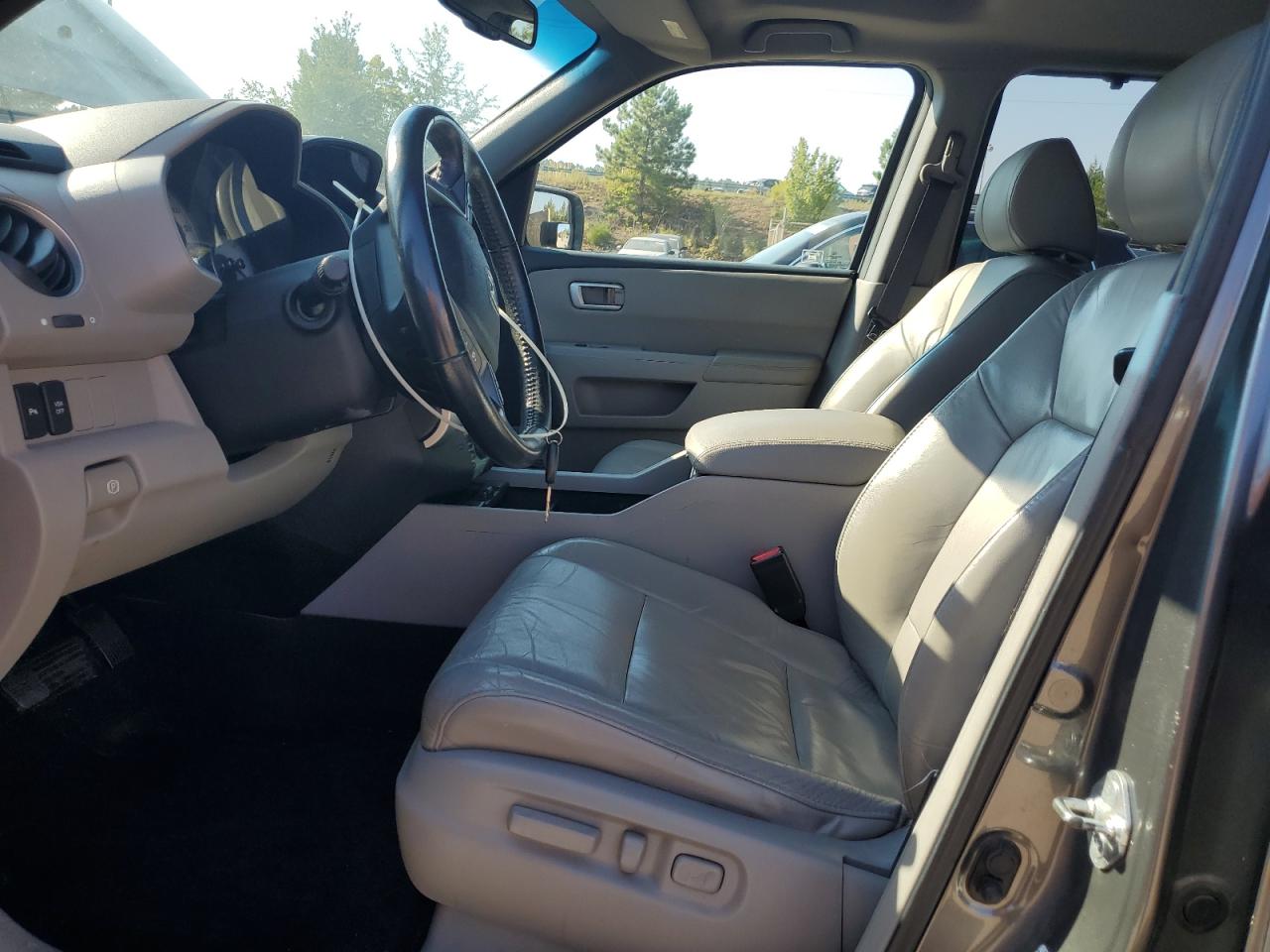 2011 Honda Pilot Touring VIN: 5FNYF4H94BB051761 Lot: 81001295