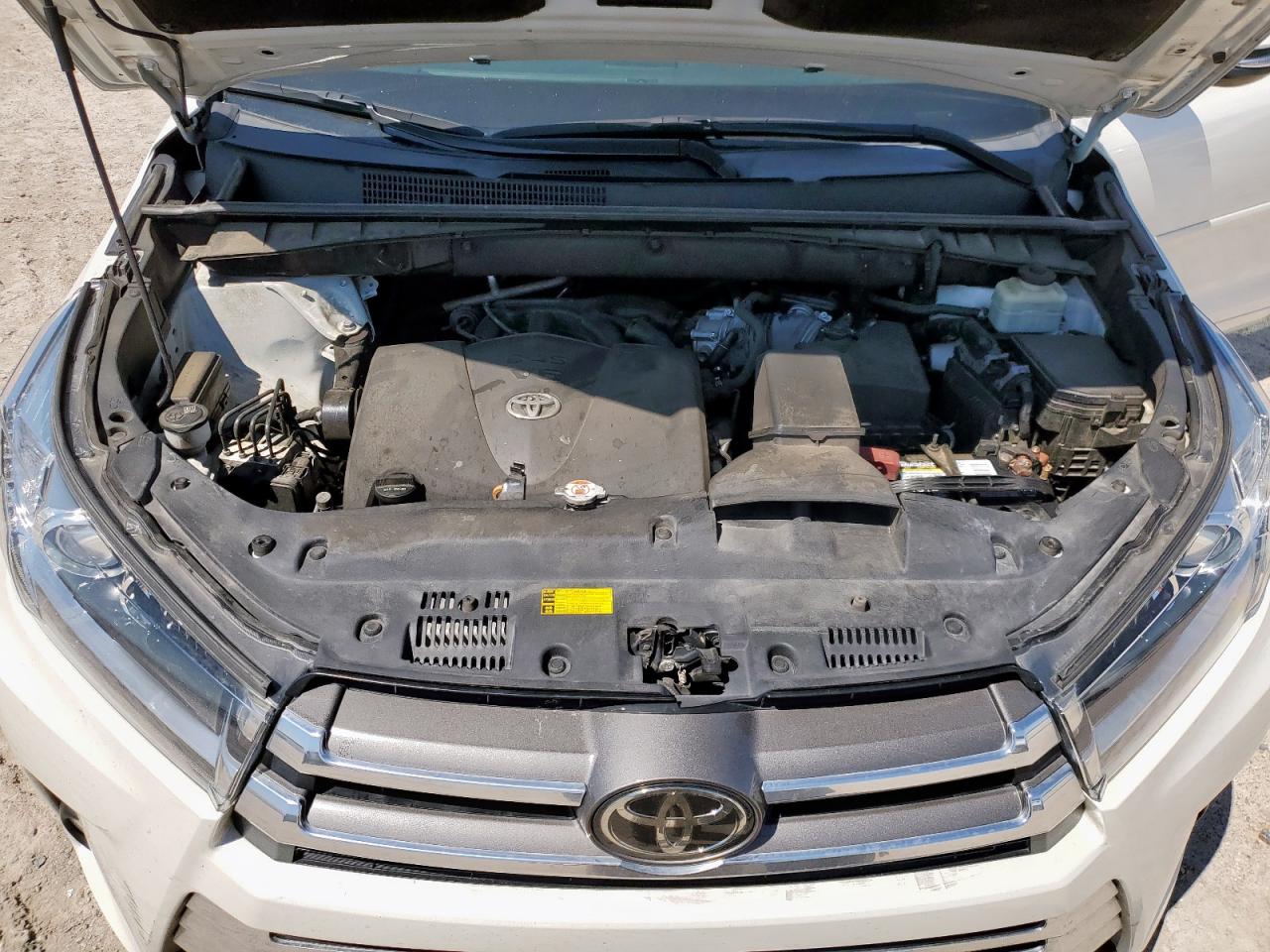 2018 Toyota Highlander Limited VIN: 5TDDZRFH9JS825235 Lot: 71682625