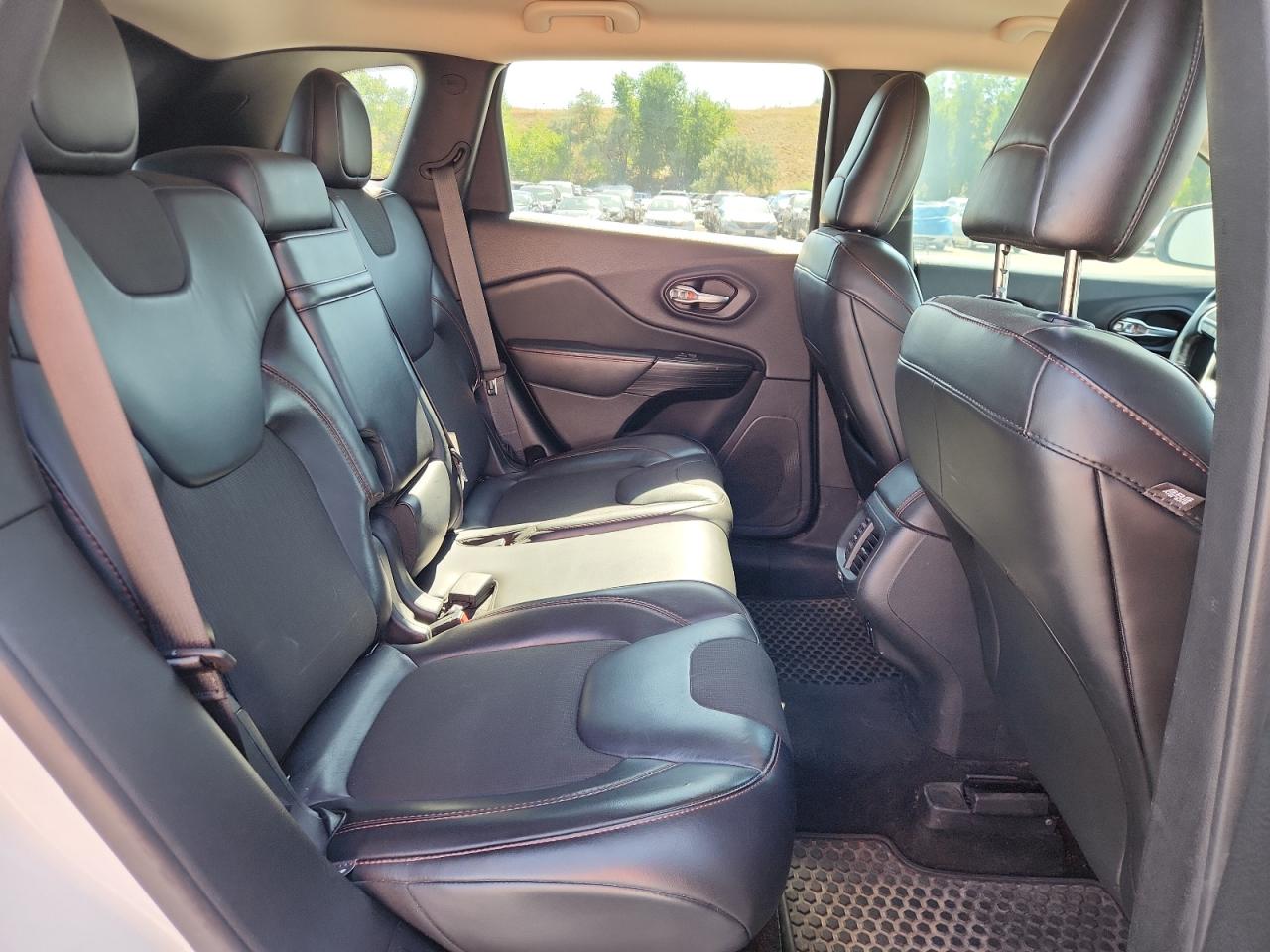 2015 Jeep Cherokee Trailhawk VIN: 1C4PJMBS4FW728086 Lot: 71095805