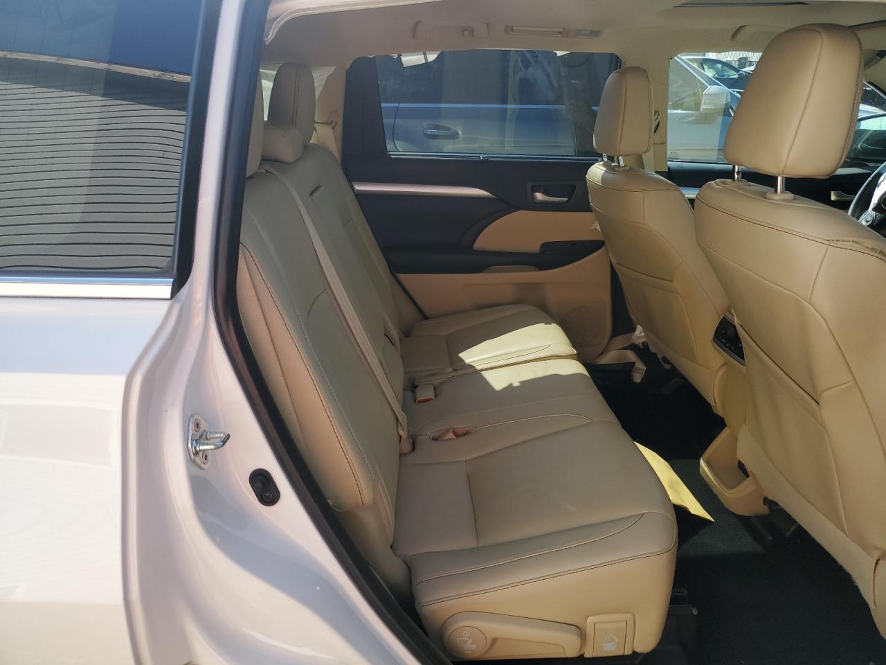 2019 Toyota Highlander Hybrid VIN: 5TDJGRFH7KS056633 Lot: 81430445