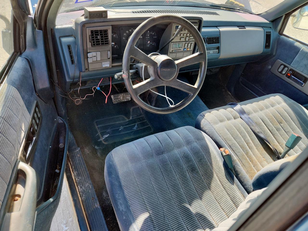 1990 Chevrolet Gmt-400 C1500 VIN: 2GCEC19K3L1181806 Lot: 81851965