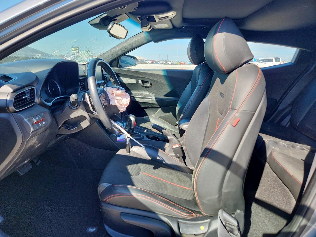 2019 Hyundai Veloster Base VIN: KMHTG6AF4KU013761 Lot: 83866545
