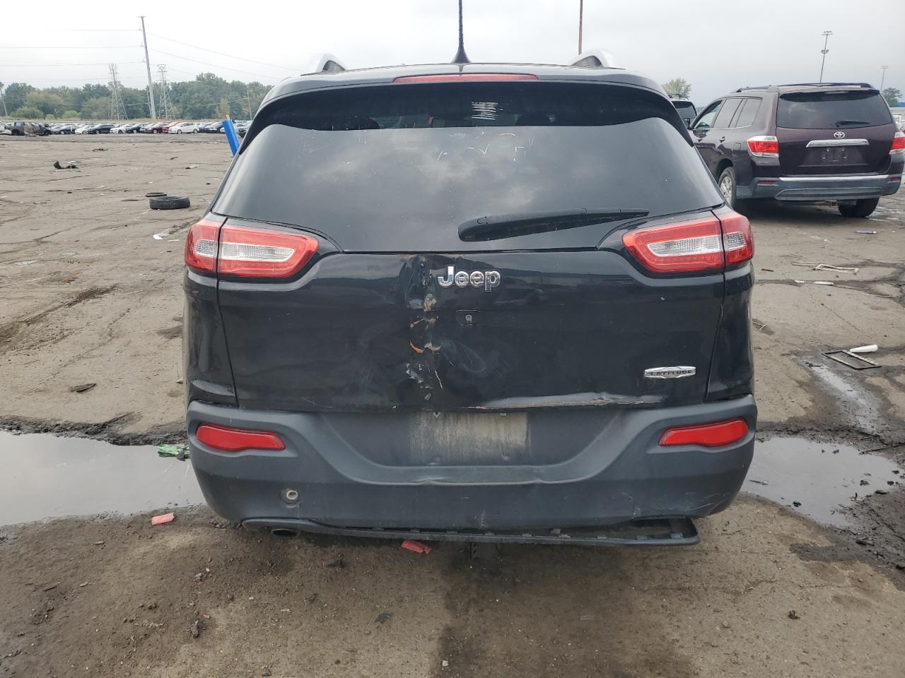 2016 Jeep Cherokee Latitude VIN: 1C4PJLCB7GW371139 Lot: 82018155