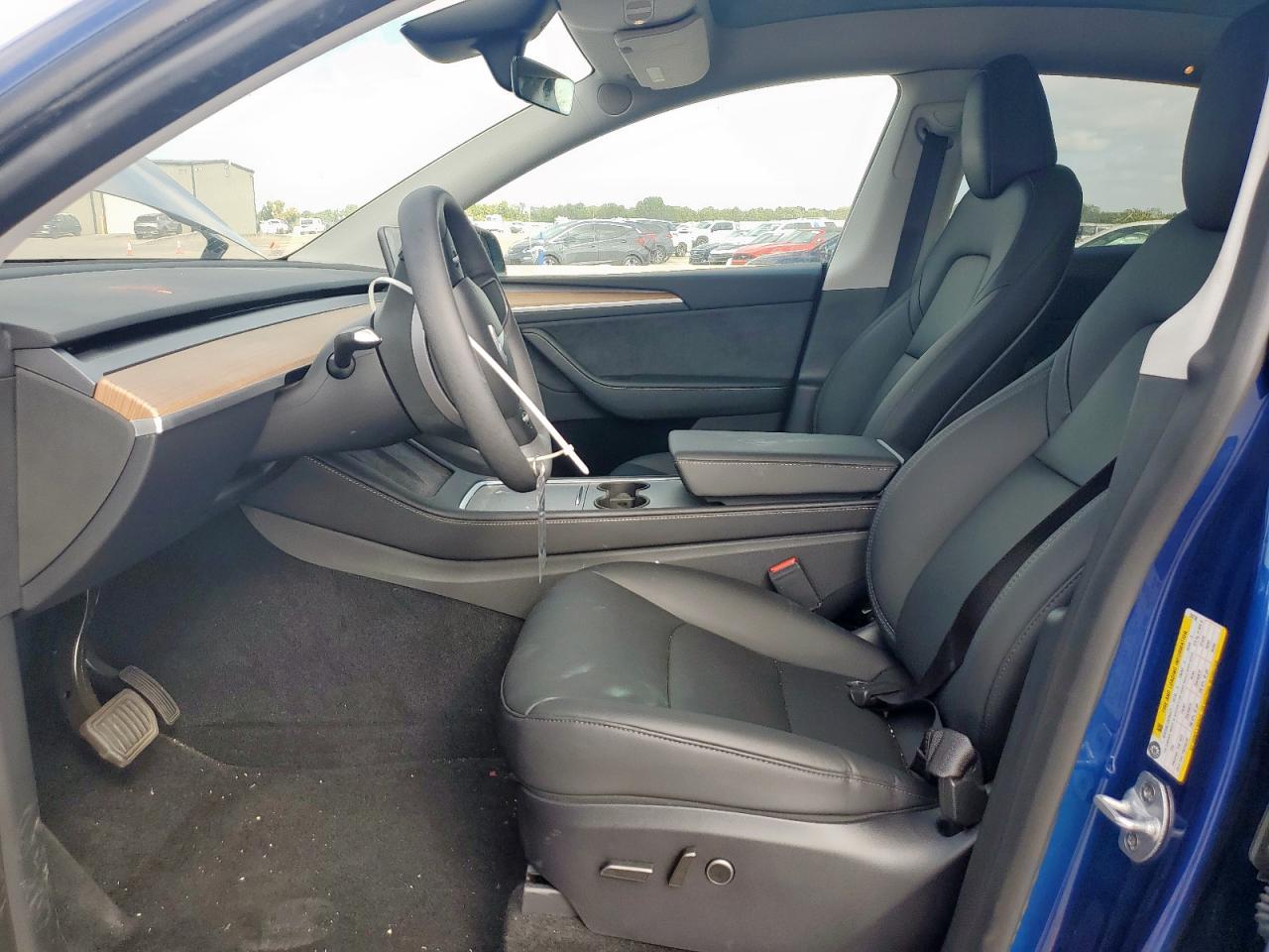 2024 Tesla Model Y VIN: 7SAYGDEE2RA328738 Lot: 81730695