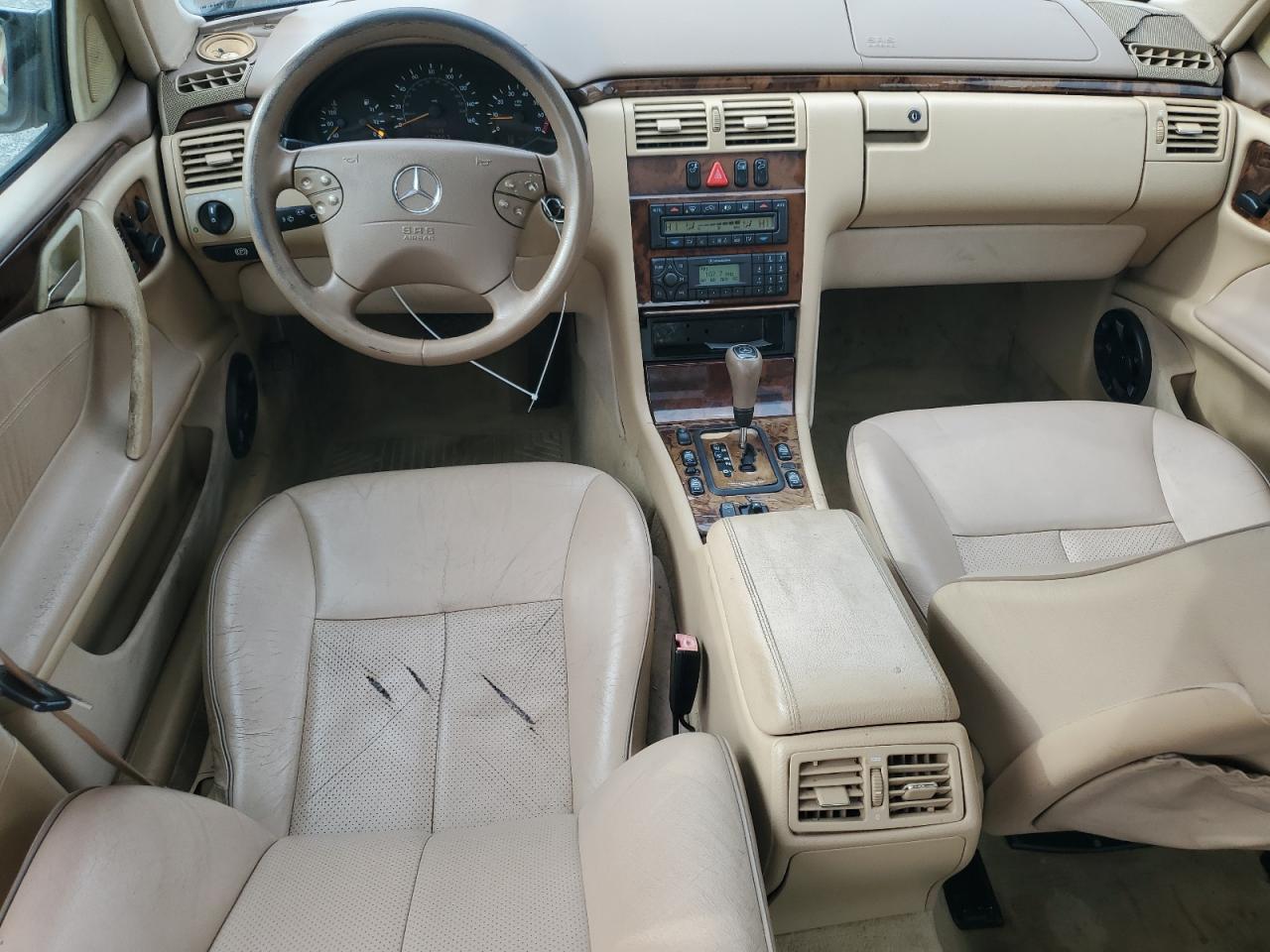 2000 Mercedes-Benz E 320 VIN: WDBJF65JXYB111970 Lot: 81928275