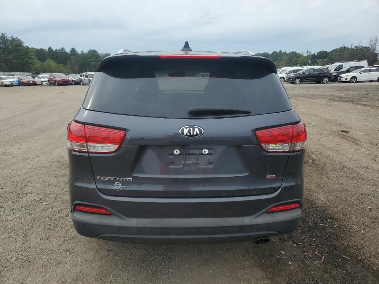 2018 Kia Sorento Lx VIN: 5XYPG4A32JG424527 Lot: 81949085