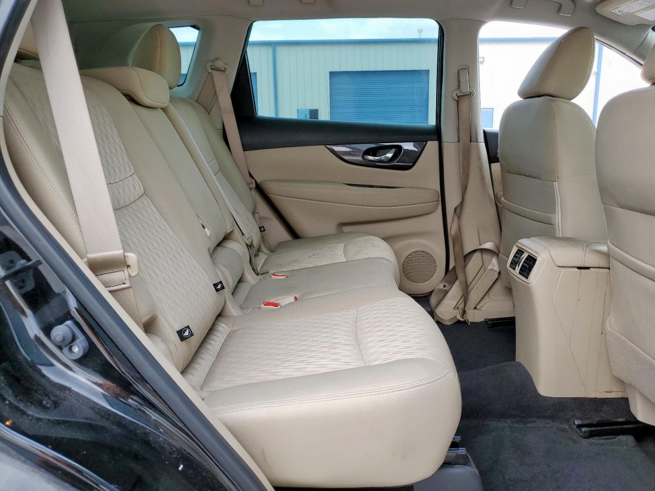 2017 Nissan Rogue S VIN: JN8AT2MT5HW382406 Lot: 81507575