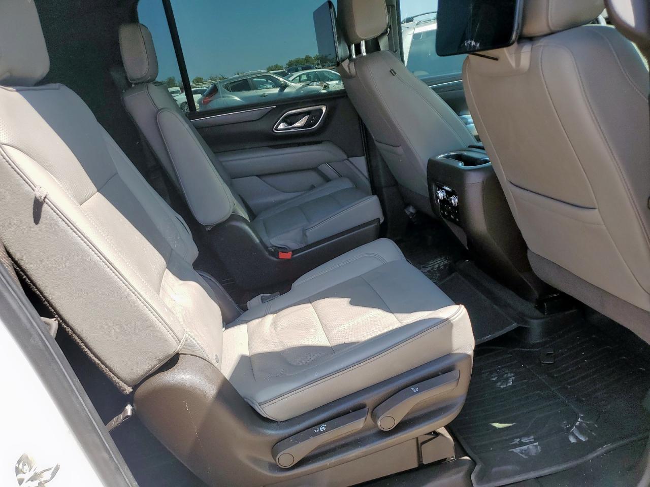 2021 GMC Yukon Xl K1500 Slt VIN: 1GKS2GKD5MR136870 Lot: 71056195