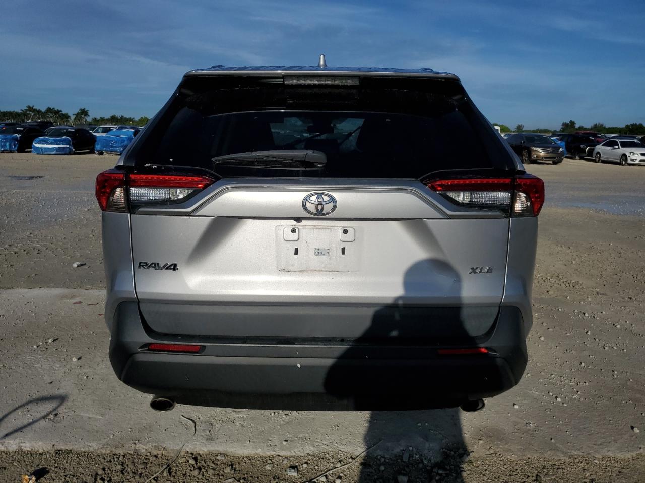 2020 Toyota Rav4 Xle VIN: 2T3W1RFV1LC069134 Lot: 83759405
