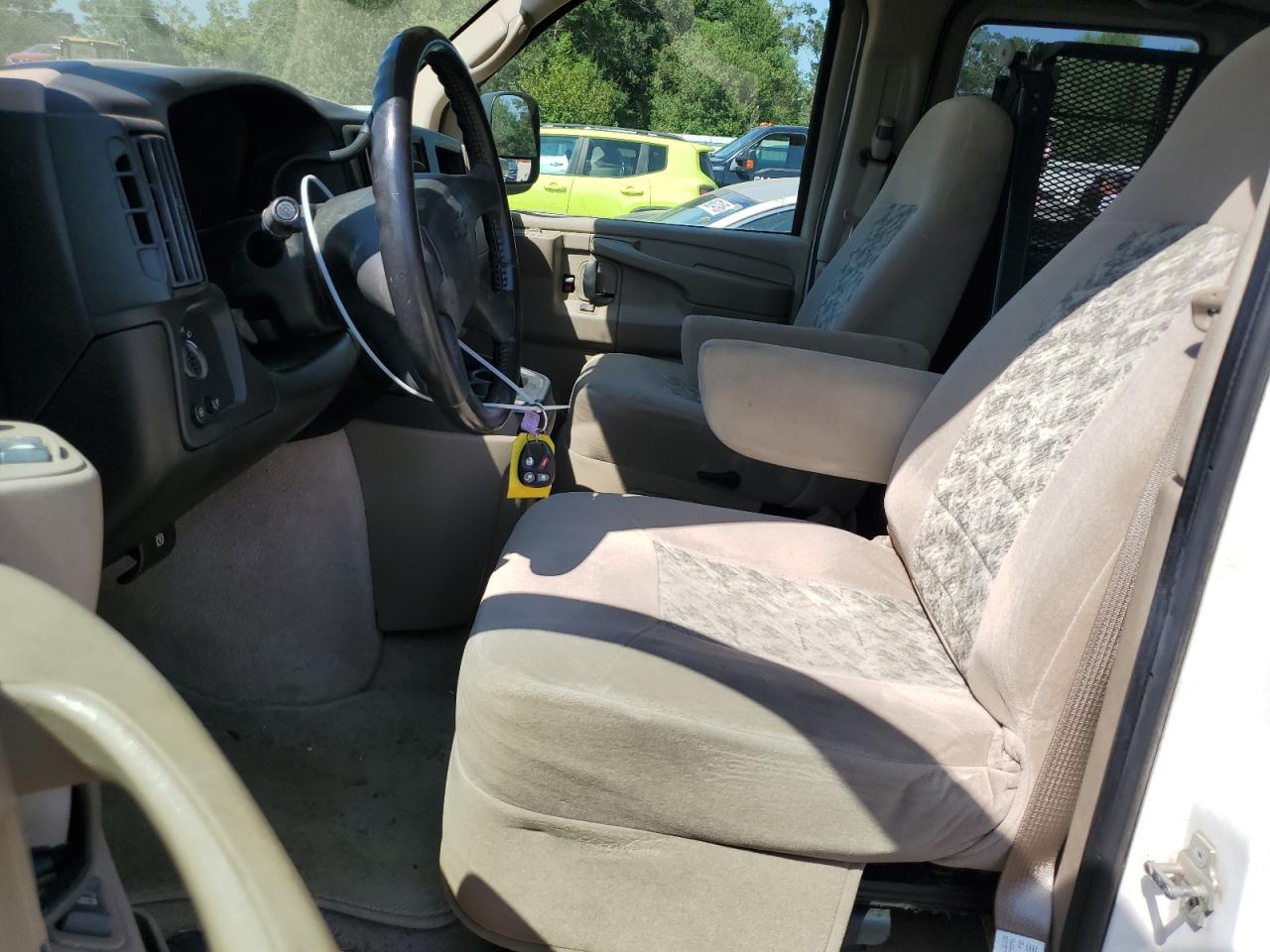 2005 Chevrolet Express G1500 VIN: 1GBFG15T151263733 Lot: 80629265