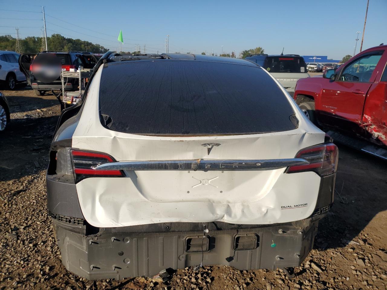 2019 Tesla Model X VIN: 5YJXCBE43KF152985 Lot: 84590025
