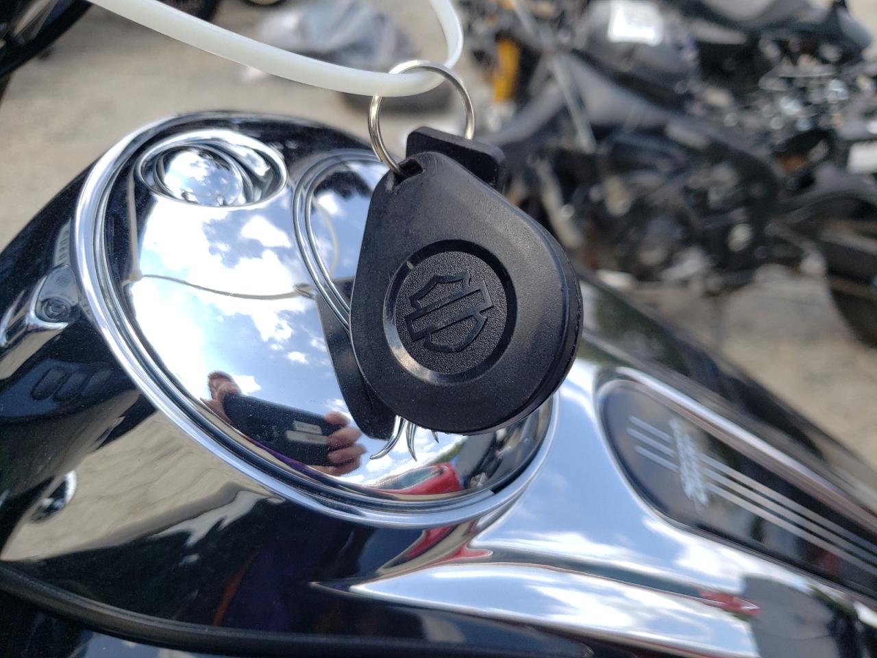 2017 Harley-Davidson Flhxs Street Glide Special VIN: 1HD1KRC17HB615778 Lot: 71667885