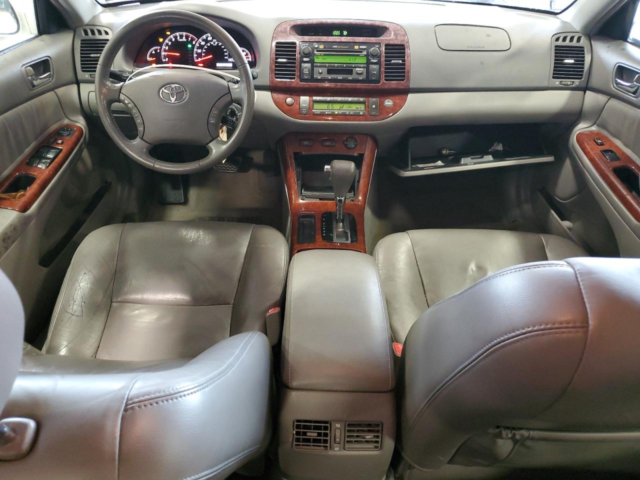 2005 Toyota Camry Le VIN: 4T1BF30K95U611747 Lot: 83871105