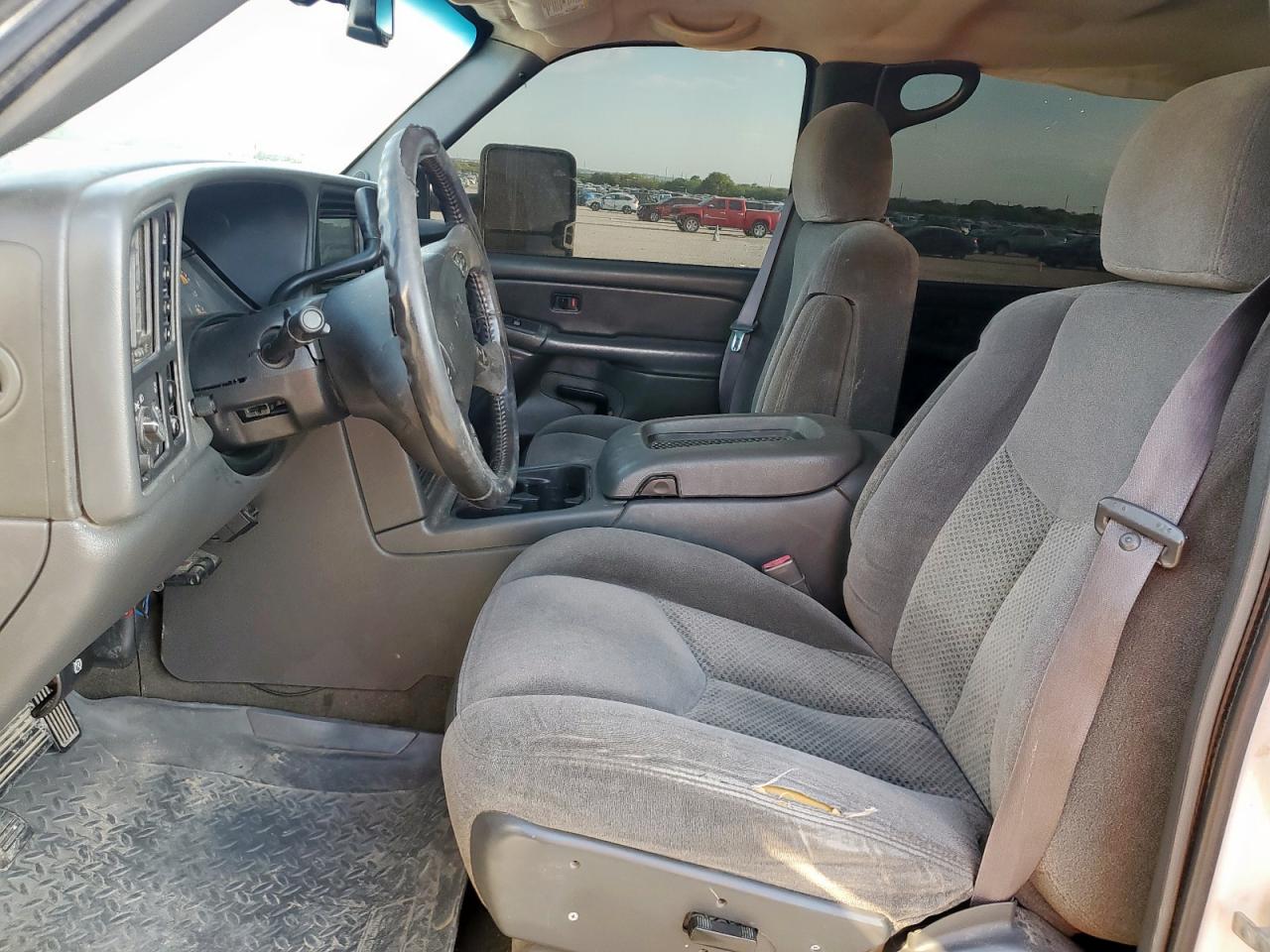 2005 Chevrolet Silverado K2500 Heavy Duty VIN: 1GCHK23275F936725 Lot: 80801935