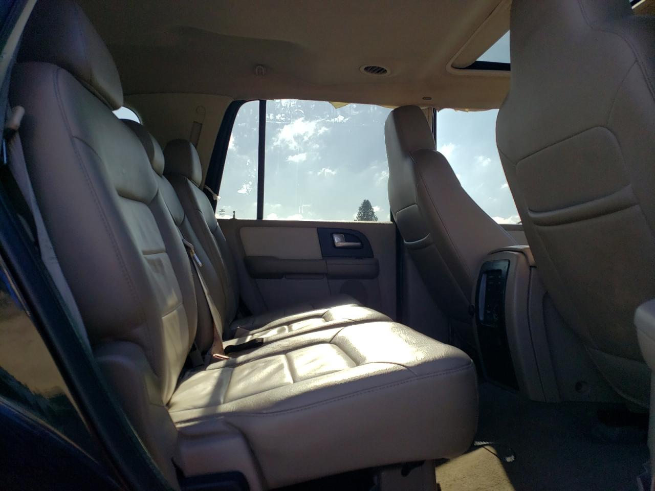 2004 Ford Expedition Eddie Bauer VIN: 1FMFU18LX4LA14040 Lot: 81607065