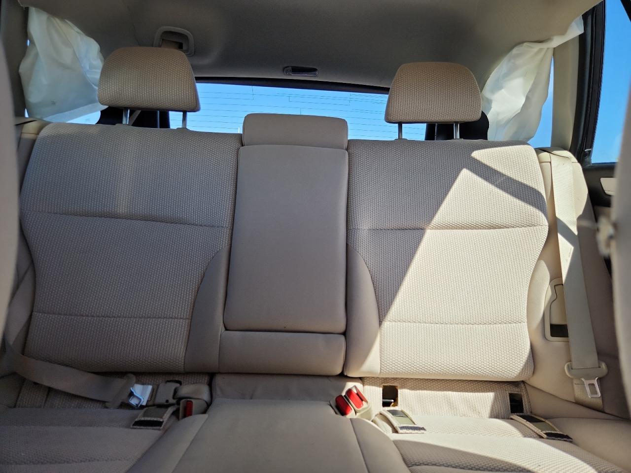 2018 Subaru Outback 2.5I Premium VIN: 4S4BSACC6J3308283 Lot: 80843255