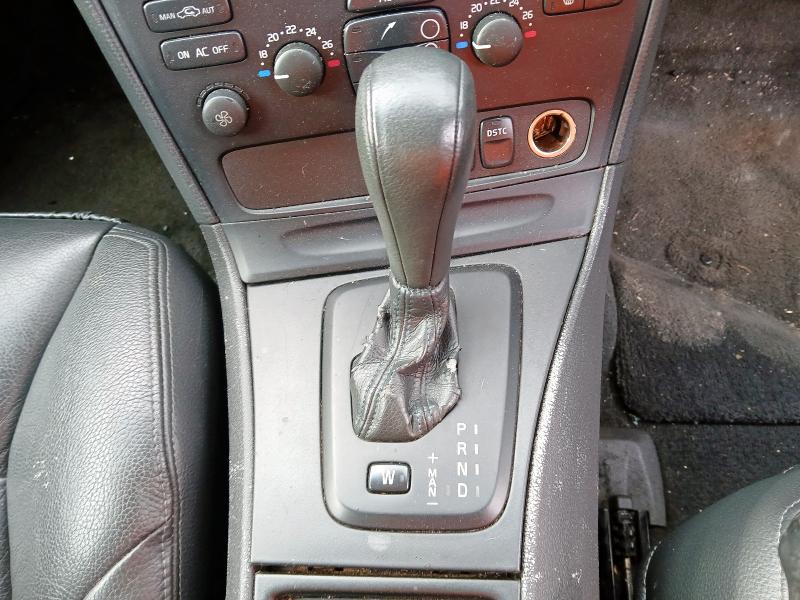 2005 VOLVO  