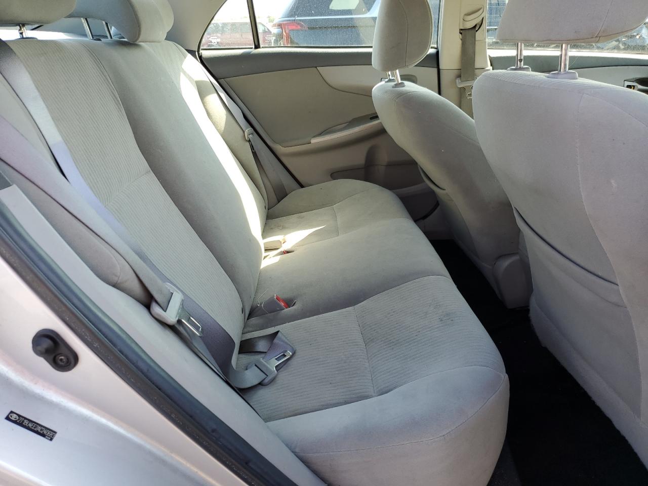 2010 Toyota Corolla Base VIN: 2T1BU4EE2AC240683 Lot: 81677335