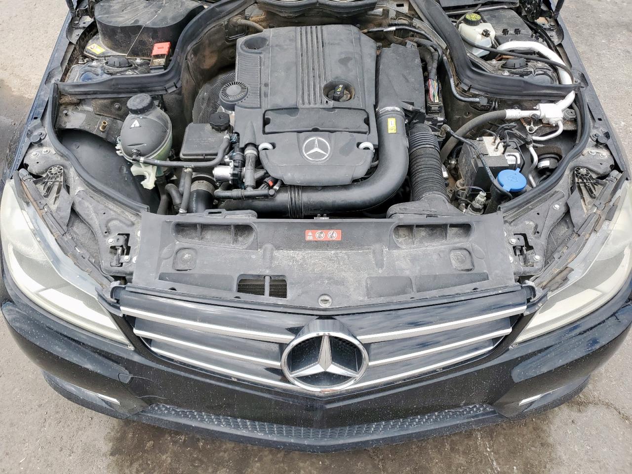 2014 Mercedes-Benz C 250 VIN: WDDGF4HB5EA957645 Lot: 84032505