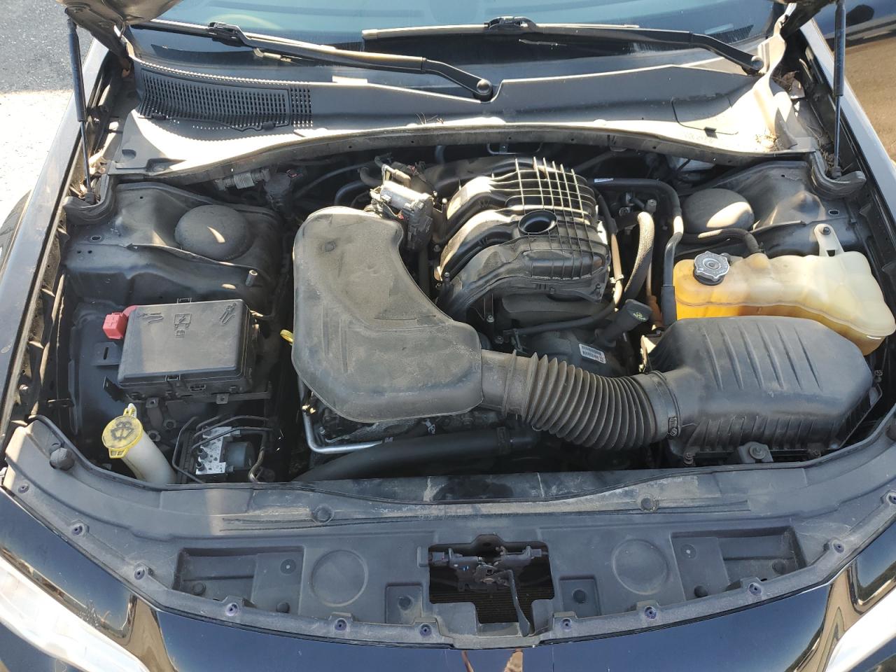 2016 Chrysler 300 Limited VIN: 2C3CCAAG2GH224175 Lot: 68228565