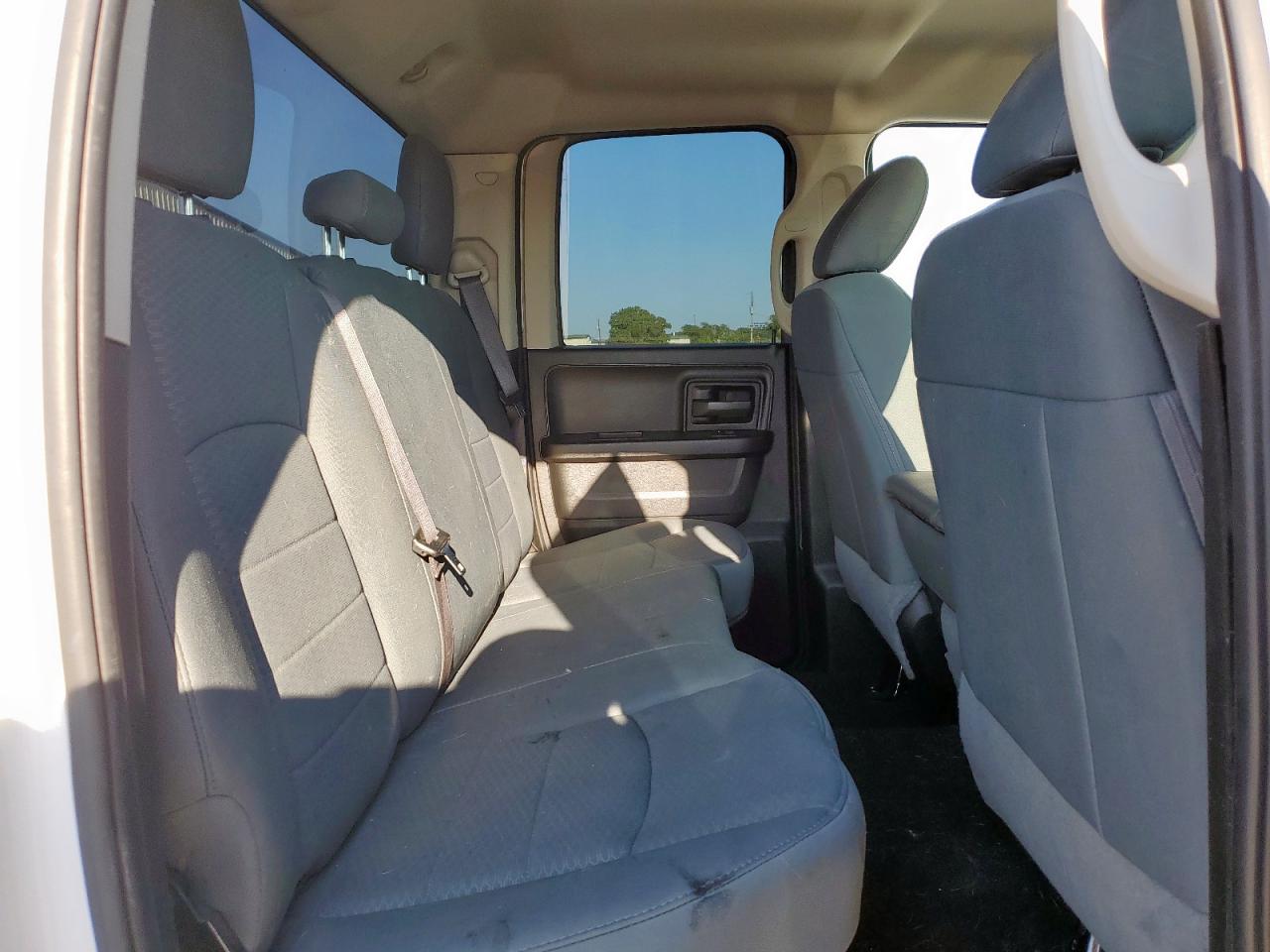2019 Ram 1500 Classic Tradesman VIN: 1C6RR6FG8KS712565 Lot: 71266675