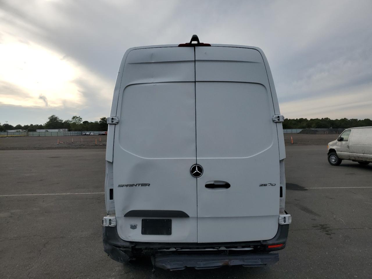 2021 Mercedes-Benz Sprinter 2500 VIN: W1Y4EBHYXMT058268 Lot: 82101055