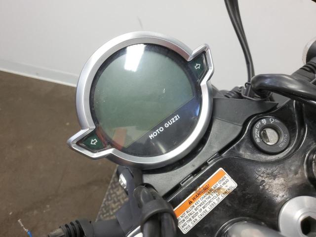 2022 MOTO GUZZI V9 BOBBER  