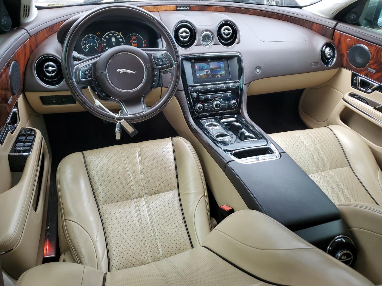 2016 Jaguar Xj VIN: SAJWA1C77G8V92676 Lot: 84358945