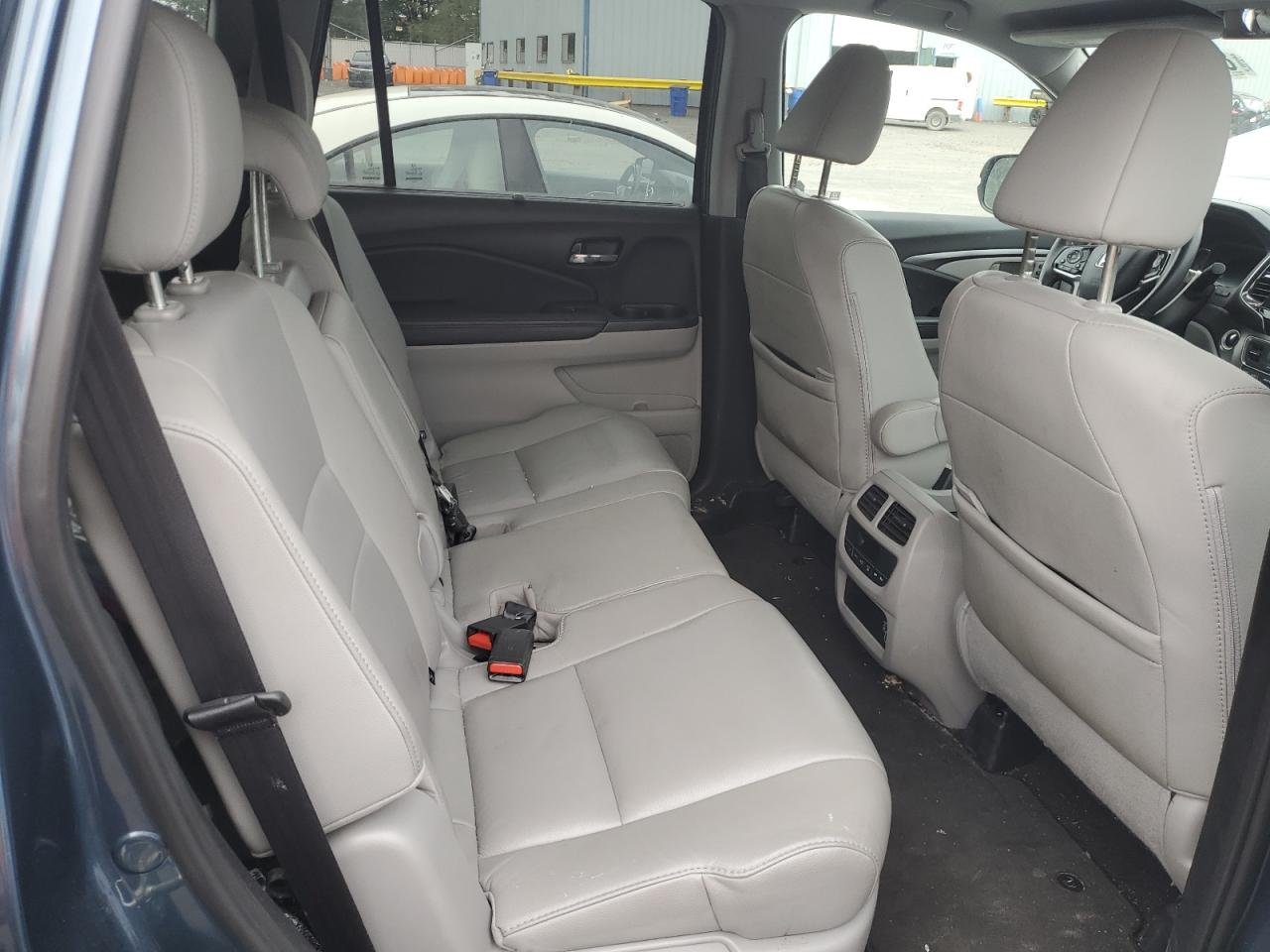 2021 Honda Pilot Se VIN: 5FNYF6H2XMB010701 Lot: 80491105