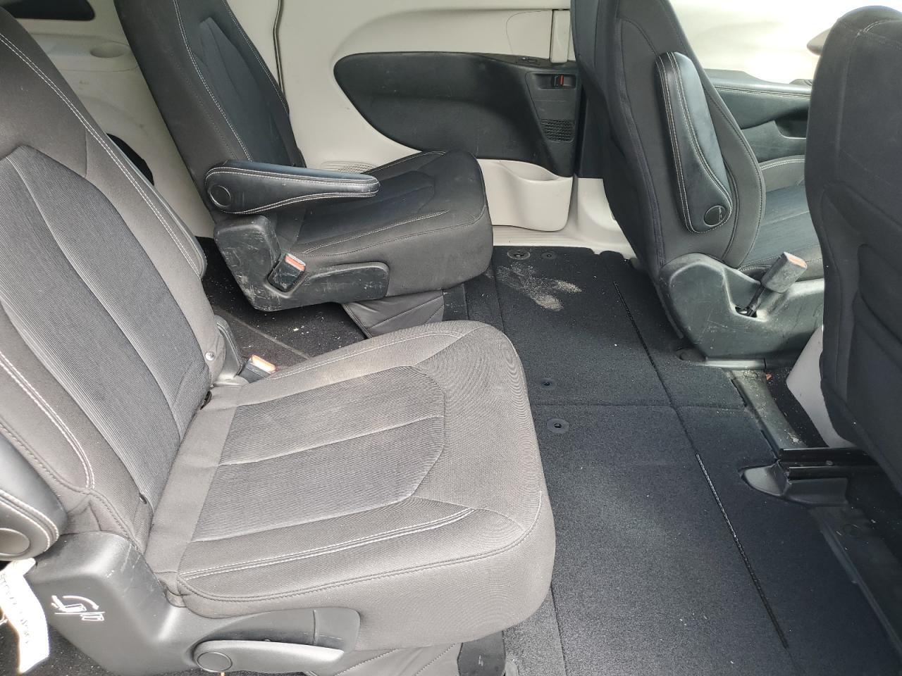 2021 Chrysler Voyager Lx VIN: 2C4RC1CG5MR580015 Lot: 83925725