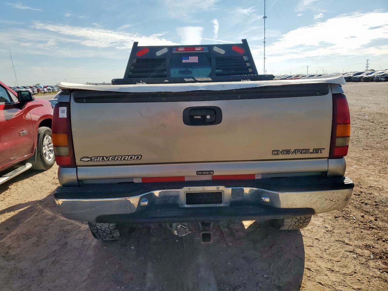 2000 Chevrolet Silverado K1500 VIN: 1GCEK19T1YZ332748 Lot: 81127135