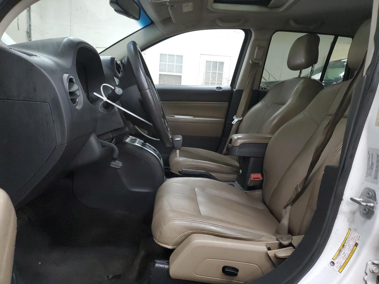 2016 Jeep Compass Latitude VIN: 1C4NJDEB9GD599102 Lot: 70452885