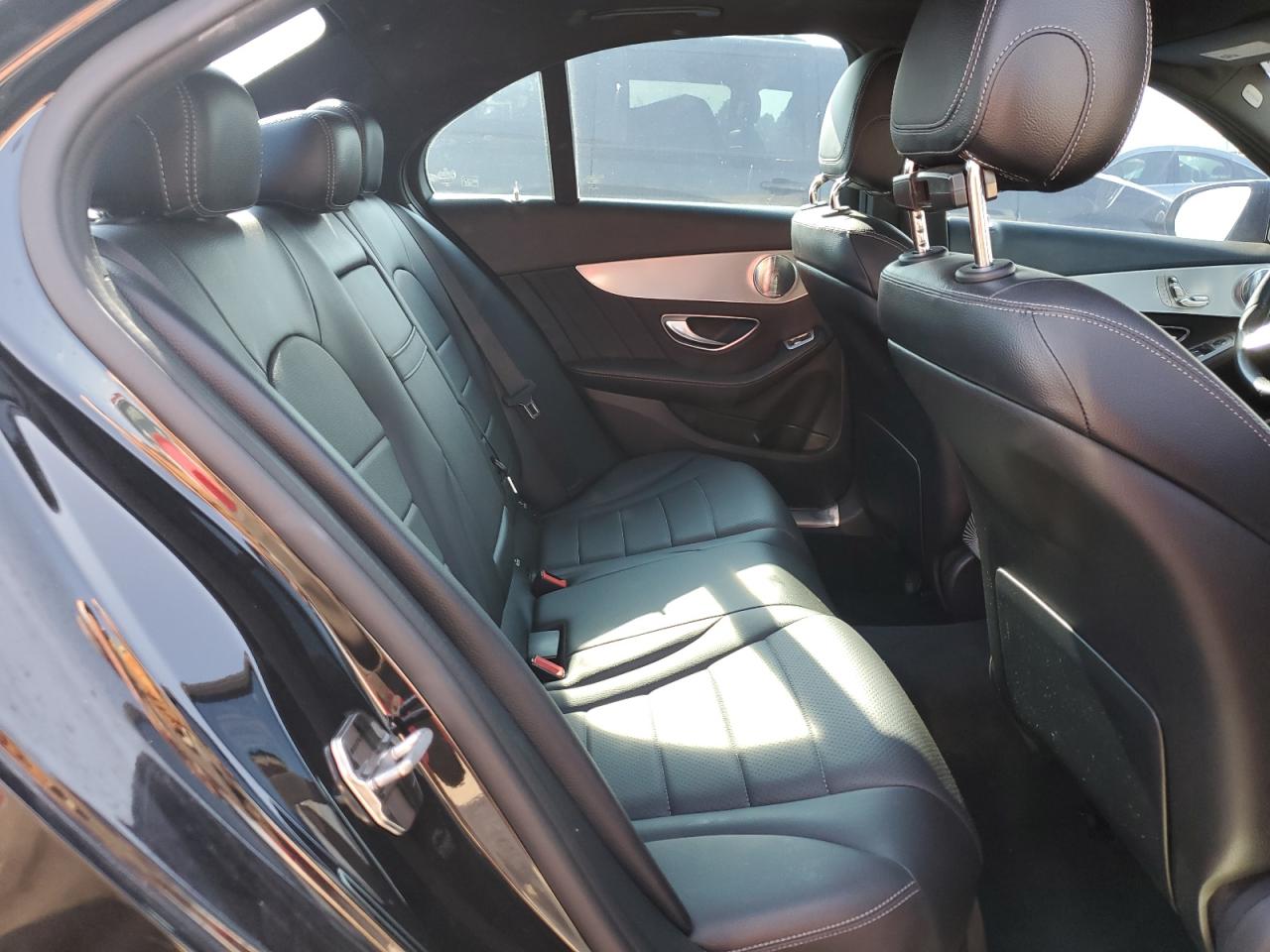 2018 Mercedes-Benz C 300 VIN: 55SWF4JB2JU237543 Lot: 72051405